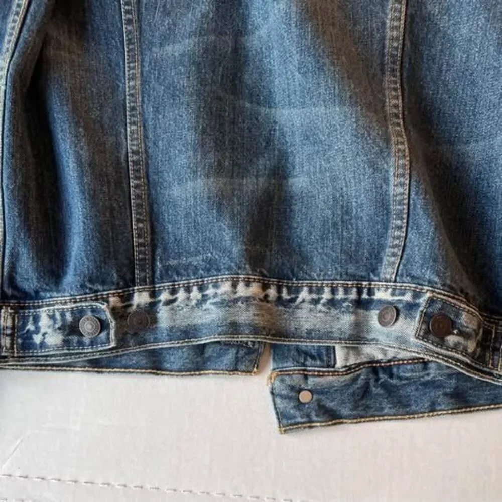 Levi’s 72334 Men’s Distressed Denim Trucker Jacket - Medium Wash (Size M)